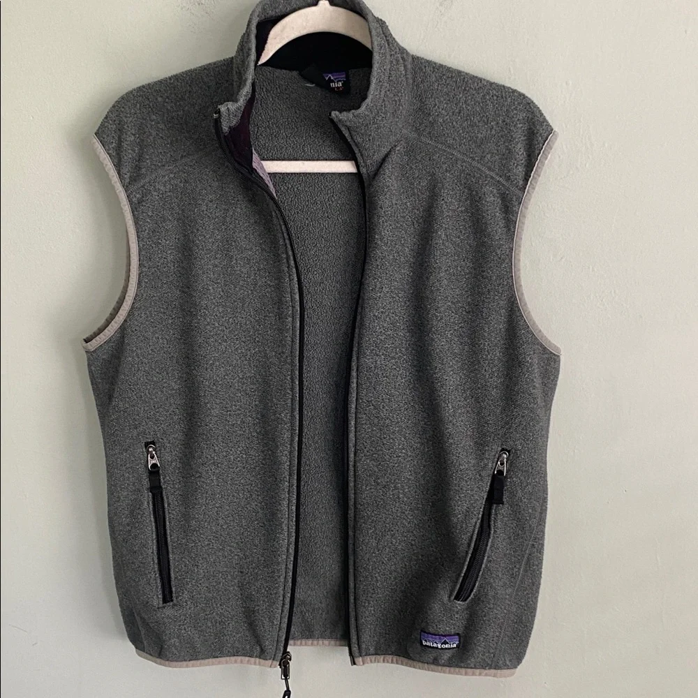 Patagonia Women’s Gray Zip Up Vest Size Medium